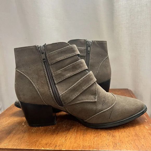 Truffle Ankle Boots Womens 5.5‎ Green Suede Leather Buckle Strap Booties Western - Picture 11 of 12
